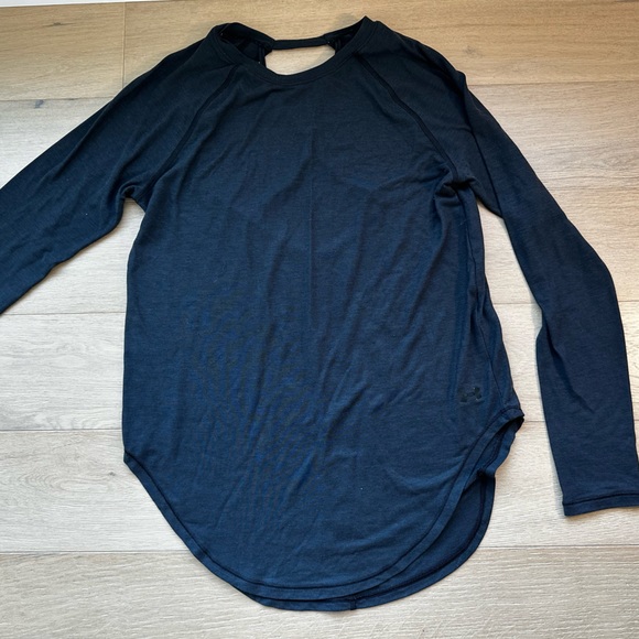 Long Sleeve Open Back - Picture 3 of 5